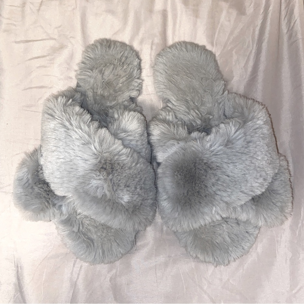 {amazon} furry slippers